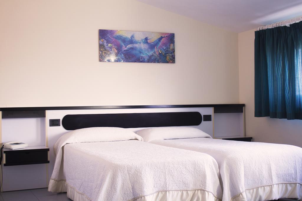 Hotel Falisco Fabrica di Roma Habitación foto